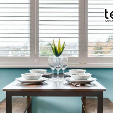 Stylish 1 Bed Apt , Central , Pkg, Perfect For Long Stays Egham Ngoại thất bức ảnh