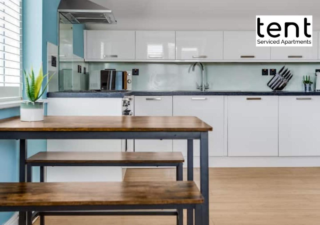 Stylish 1 Bed Apt , Central , Pkg, Perfect For Long Stays Egham Ngoại thất bức ảnh